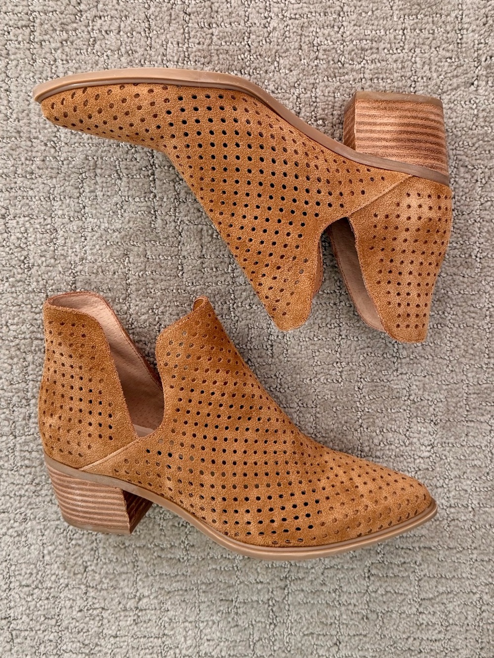 Steve Madden Women's 9B Danese Cognac Brown
Perforated Suede Ankle Booties